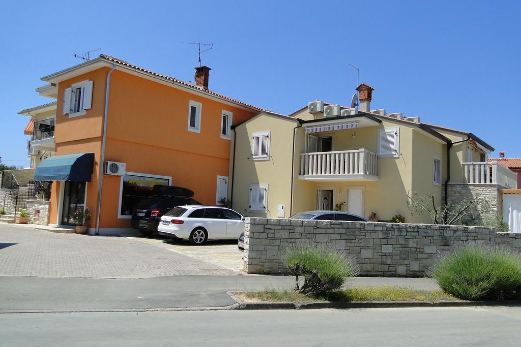 Apartments Villa Ela Умаг Экстерьер фото