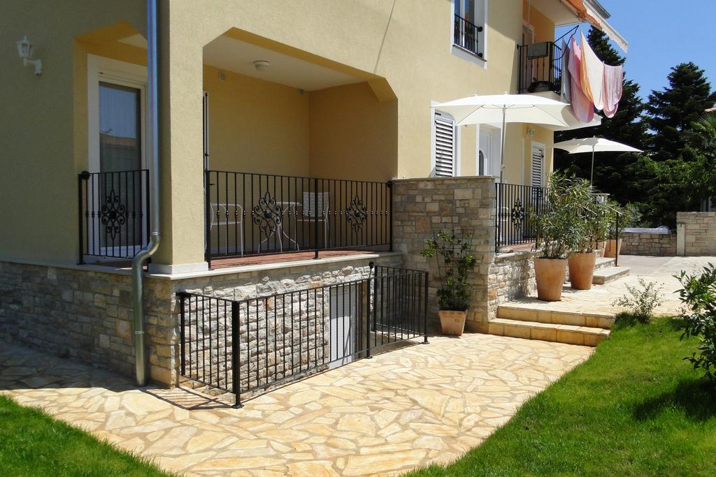 Apartments Villa Ela Умаг Экстерьер фото