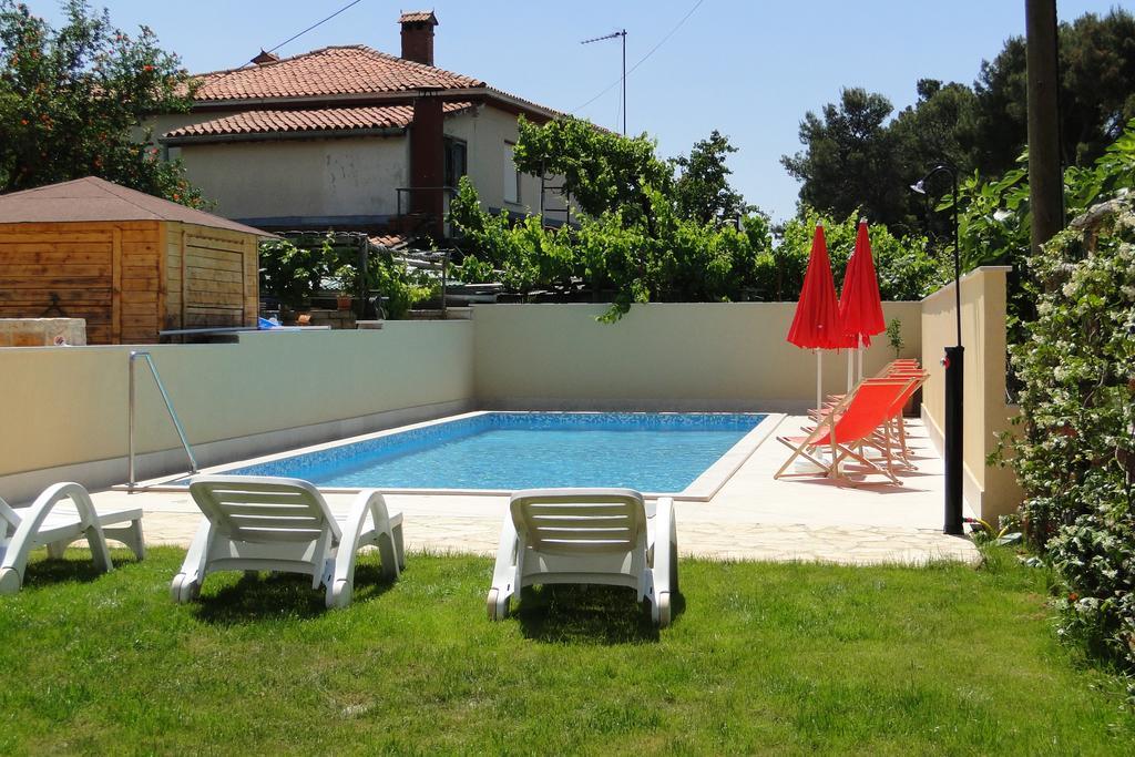 Apartments Villa Ela Умаг Экстерьер фото