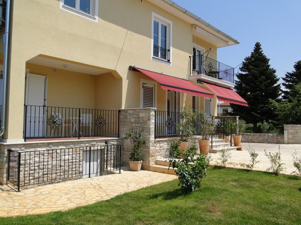 Apartments Villa Ela Умаг Экстерьер фото