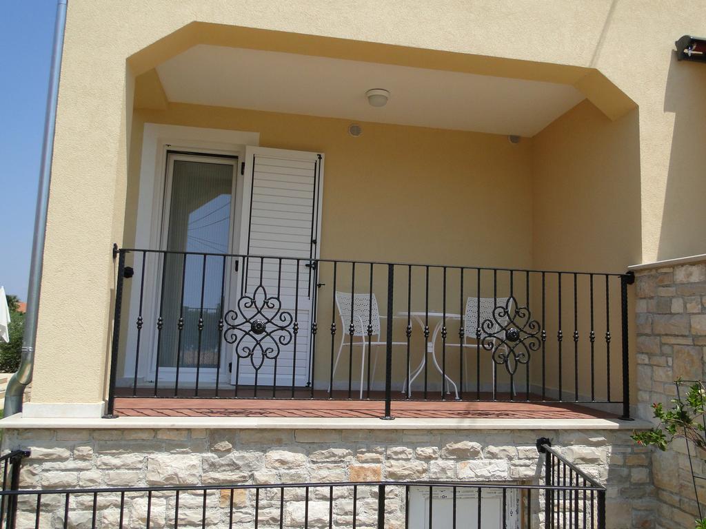 Apartments Villa Ela Умаг Экстерьер фото