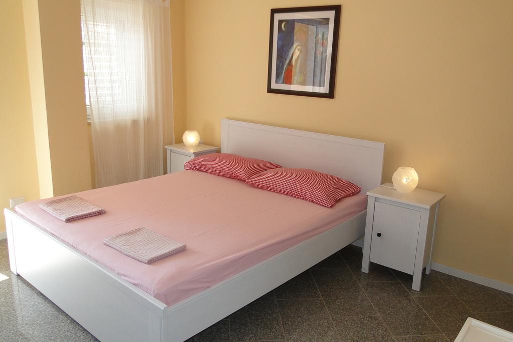 Apartments Villa Ela Умаг Экстерьер фото